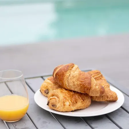 Foyenne - Piscine, Jacuzzi Et Sauna *