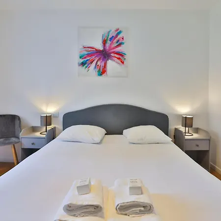 Foyenne - Piscine, Jacuzzi Et Sauna