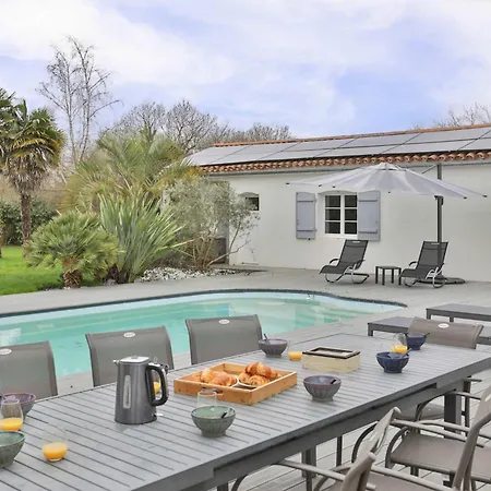 Holiday home Foyenne - Avec Piscine, Jacuzzi Et Sauna *