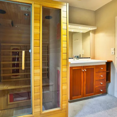 Foyenne - Piscine, Jacuzzi Et Sauna