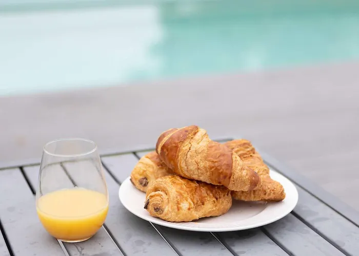 Foyenne - Piscine, Jacuzzi Et Sauna *