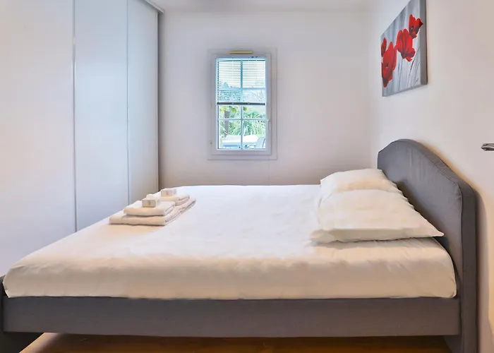 Foyenne - Piscine, Jacuzzi Et Sauna *