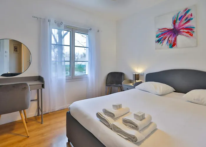 Foyenne - Piscine, Jacuzzi Et Sauna *