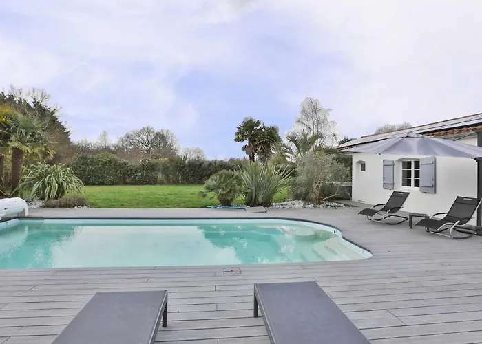 Foyenne - Piscine, Jacuzzi Et Sauna