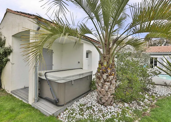 Foyenne - Piscine, Jacuzzi Et Sauna *